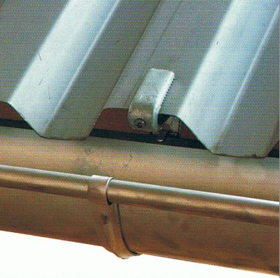 Rinnenträgerhaken für Trapezbleche oder Wellplatten